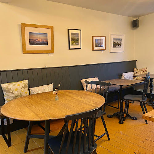 Relish No.37 - Hospitality and gastronomy