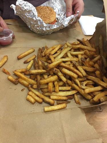 Comentarii opinii despre Five Guys Cheshire Oaks