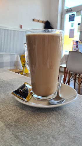 Lol's Cafe - Hospitality and gastronomy