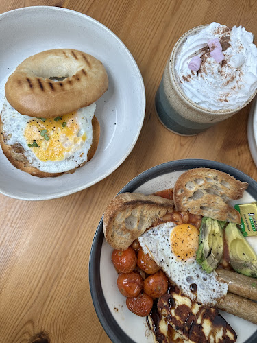 Daisy & Bean Bakeshop - Hospitality and gastronomy