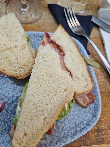 53 Cliff Dr, Canford Cliffs, Poole BH13 7JF, United Kingdom