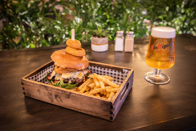 The Jubilee Inn, South St, Woolacombe EX34 7BB, United Kingdom