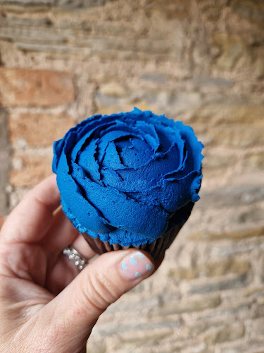 Petal & Green Cakes - Hospitality and gastronomy