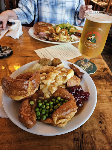 Opinii despre Four Crossroads Inn în Boston - Hospitality and gastronomy