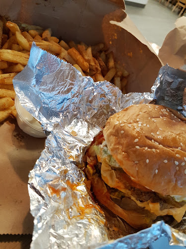 Comentarii opinii despre Five Guys Cheshire Oaks
