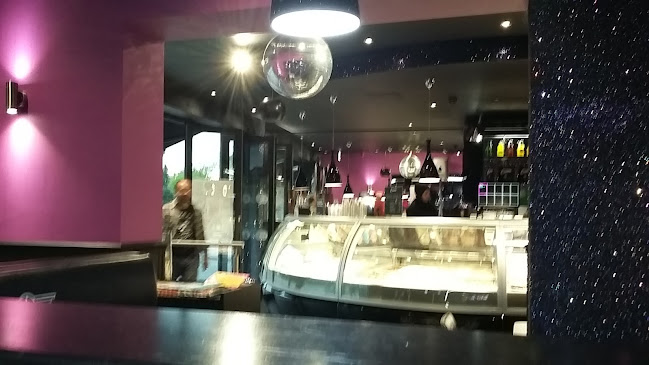 Comentarii opinii despre Creams Cafe Enfield