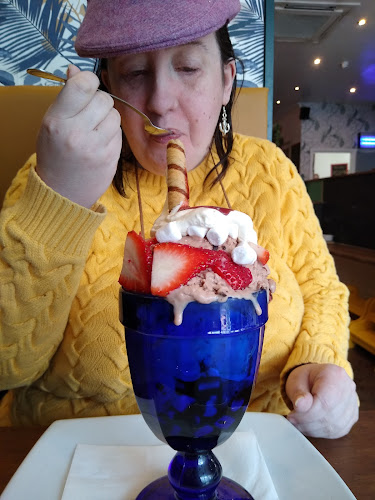 The Looking Glass - Llandudno