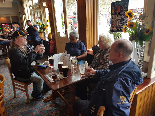 The Moon on the Hill - JD Wetherspoon - Hospitality and gastronomy