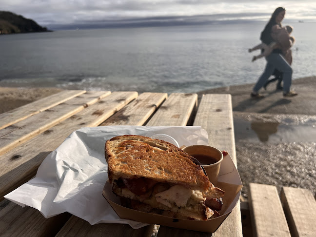 Castle Beach Café - Hospitality and gastronomy