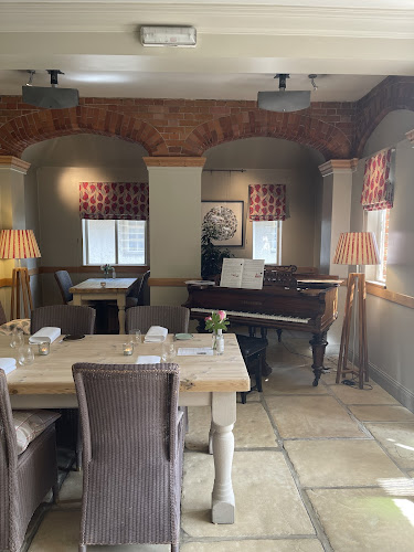 135 Petersham Rd, Richmond TW10 7AA