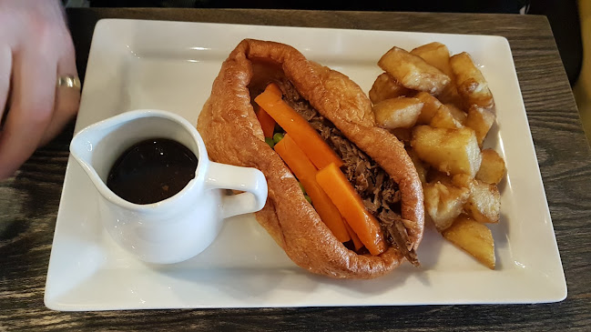 3 Rivers Bar & Coffee Shop - Hospitality and gastronomy