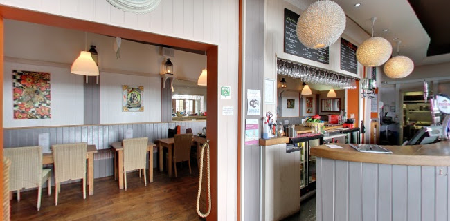 The Riviera Bar, Teignmouth - Hospitality and gastronomy