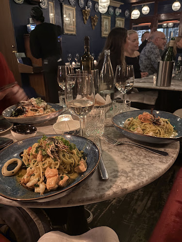 40 Dean St, London W1D 4PX, United Kingdom