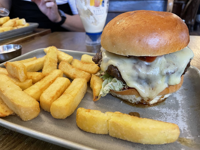 50 Station Rd, Gomshall, Guildford GU5 9LA, United Kingdom