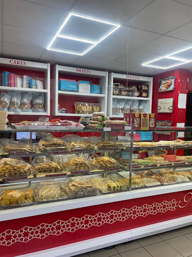 Opinii despre Nafees Bakers & Sweets Keighley în Keighley - Hospitality and gastronomy