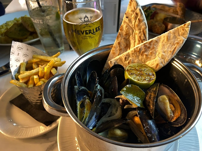 Opinii despre Broadcroft Cafe, Bar & Grill în Glasgow - Hospitality and gastronomy