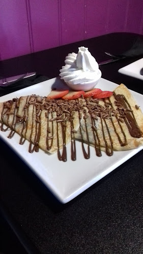 Creams Cafe Enfield - Hospitality and gastronomy