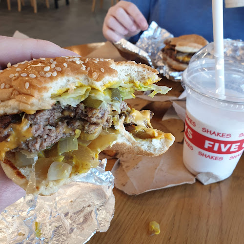 Five Guys Cheshire Oaks - Hospitality and gastronomy