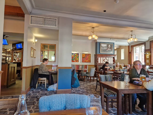 The Dee Hotel - JD Wetherspoon - Hospitality and gastronomy
