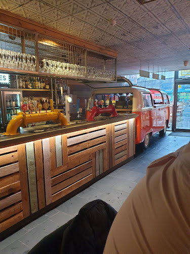 Comentarii opinii despre Archie's Bar & Kitchen