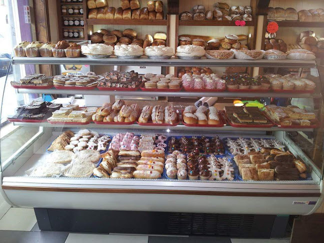 Comentarii opinii despre Savages Home Bakery & Deli