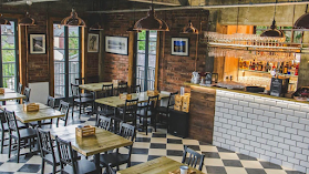 19Twenty Bar & Grill