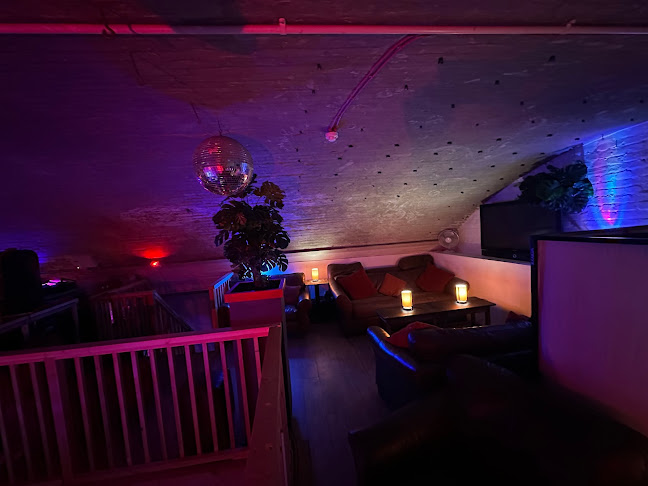 Comentarii opinii despre Arch Bar Lounge & Kitchen