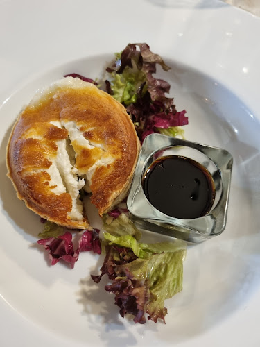 Opinii despre The Hall Inn Pub & Restaurant în Usk - Hospitality and gastronomy