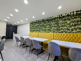 Farina's Food Lounge