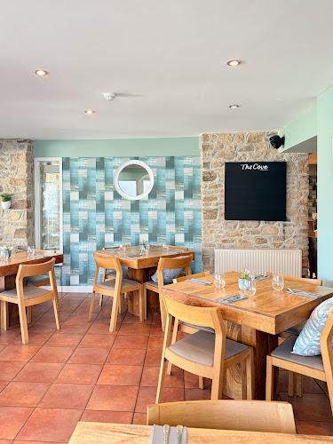 Maenporth Beach, Maenporth, Falmouth TR11 5HN