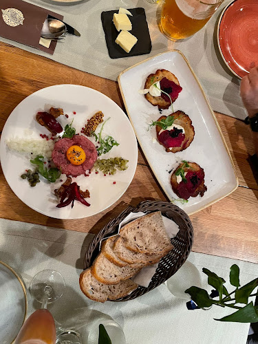 33 High St, London W5 5DB, United Kingdom