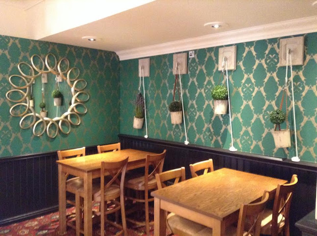 252 Wallisdown Rd, Bournemouth BH10 4HZ, United Kingdom