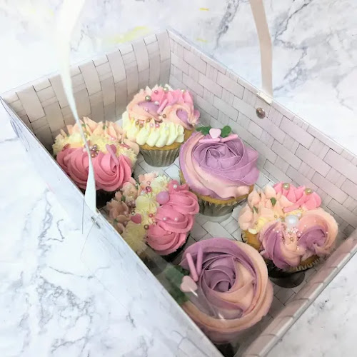 Cake & Sprinkles Cakeaway & Cake School, Cake Makers Accessories. - Hospitality and gastronomy