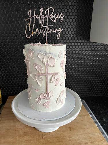 Comentarii opinii despre CAKE by Hannah Jones