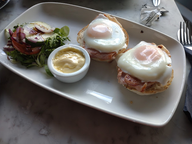 15 Well St, Porthcawl CF36 3BE, United Kingdom