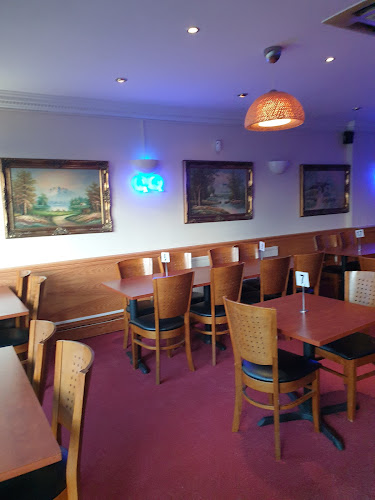 456 Becontree Ave, Dagenham RM8 3UA, United Kingdom