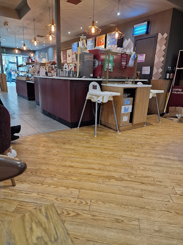 Comentarii opinii despre Costa Coffee