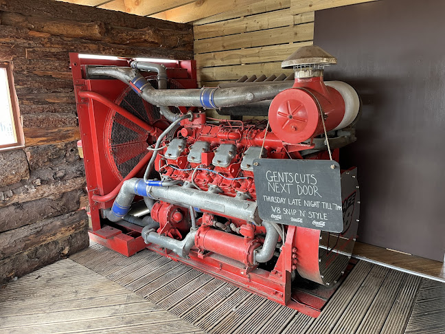 Comentarii opinii despre Cafe V8