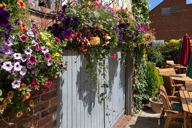 152 Hallgate, Cottingham HU16 4BD, United Kingdom