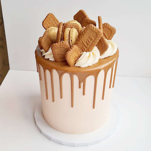 Comentarii opinii despre CAKE by Hannah Jones