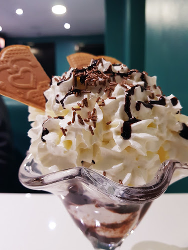 Opinii despre Cakes & Shakes în Ilford - Hospitality and gastronomy