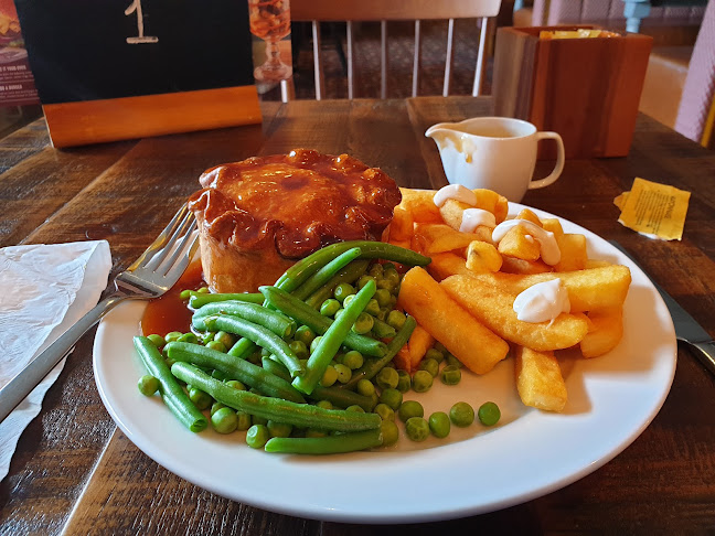 Opinii despre Three Oaks Inn în Gloucester - Hospitality and gastronomy