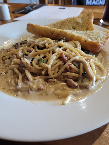 GT's Bar & Grill - Hospitality and gastronomy