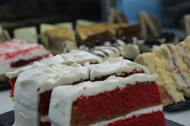 Cakes & Shakes - Hospitality and gastronomy