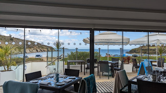 The Cove At Maenporth - Hospitality and gastronomy