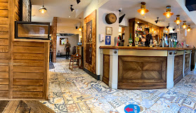 Tree Tops - Pub & Grill