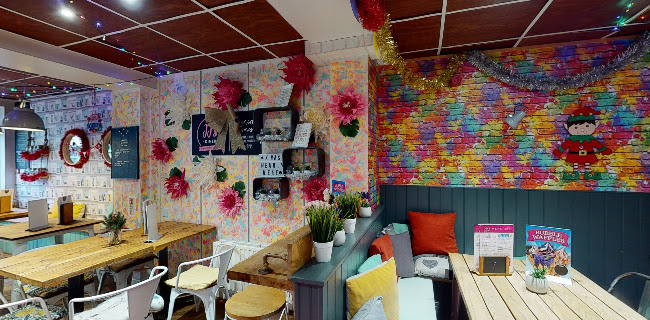 JJ and Little Dots - Hospitality and gastronomy