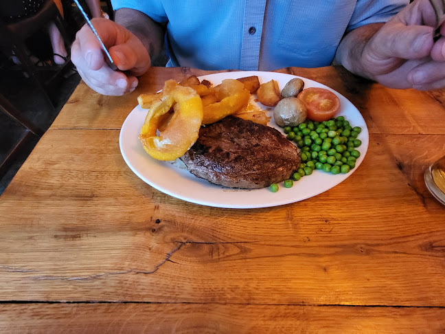 Opinii despre Four Crossroads Inn în Boston - Hospitality and gastronomy