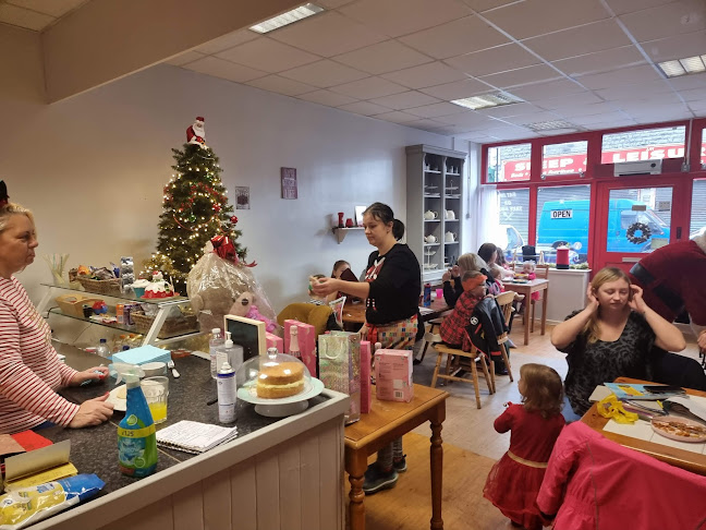 239 Holton Rd, Barry CF63 4HT