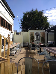 The Globe, Brentford